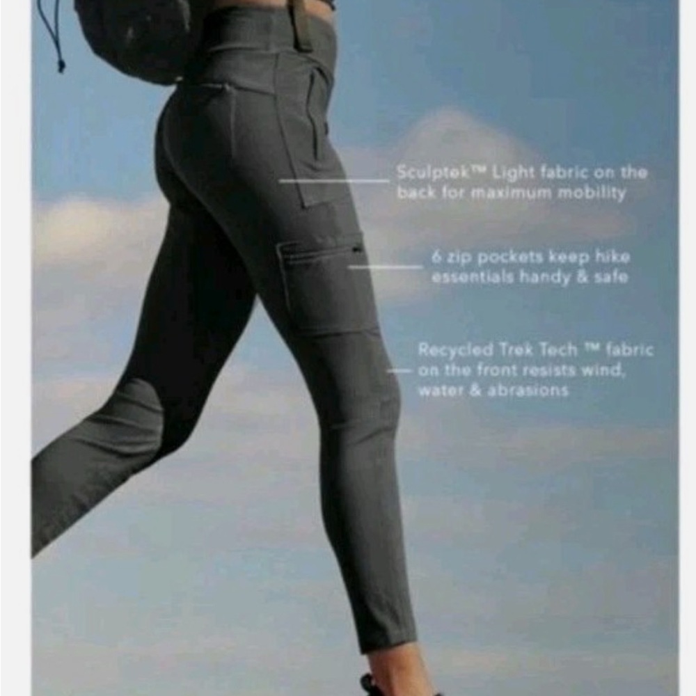 Athleta 
Headlands Hybrid Cargo II Tights - Women's BLACK